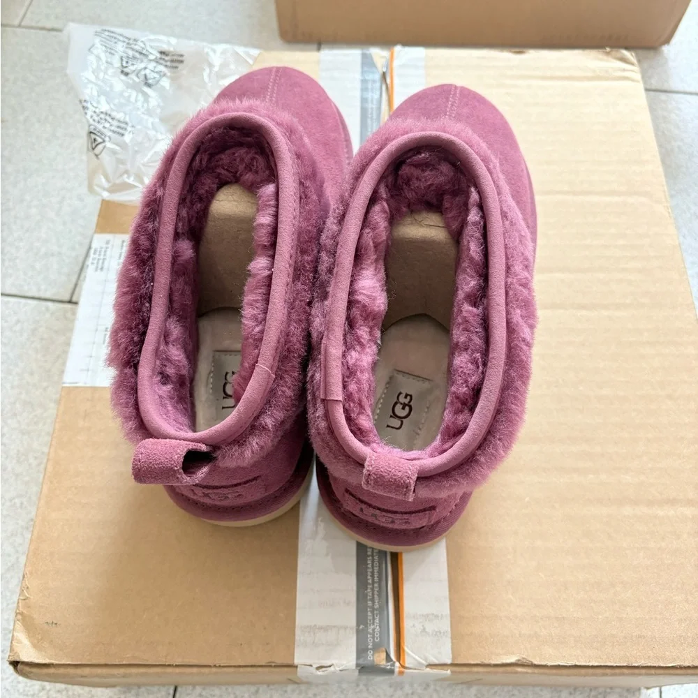 UGG Ultra Snugscape Mini Boots - Picture 6 of 16